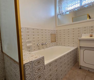 Affordable & Spacious 2-Bedroom Unit in Noble Park - Photo 5