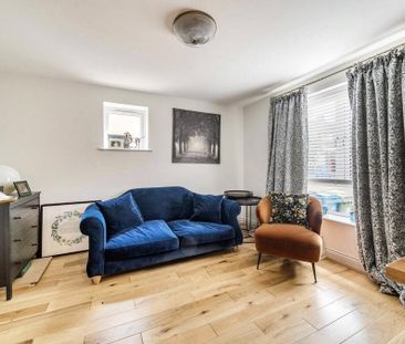 4 bedroom semi-detached house to rent - Photo 1