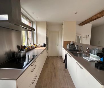Statig appartement met 3 slaapkamers. - Photo 1