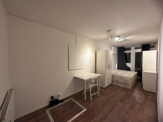 Room in a Shared House, Roxeth Hill, HA2 - Photo 1