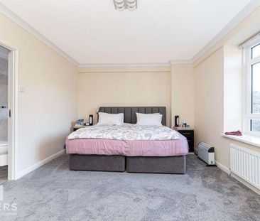 3 bedroom apartment to rent - Photo 5