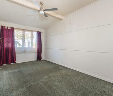 City Living with Character - Snag This Rental Before I Snag a Haircut! - Photo 1