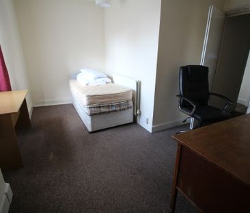 5 Bed Student Accommodation - Photo 3