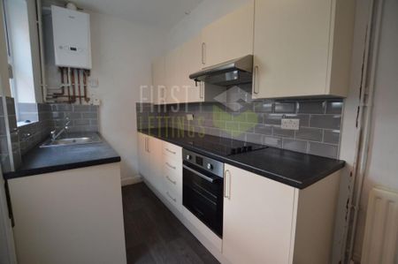 3 bedroom terraced house to rent - Photo 3