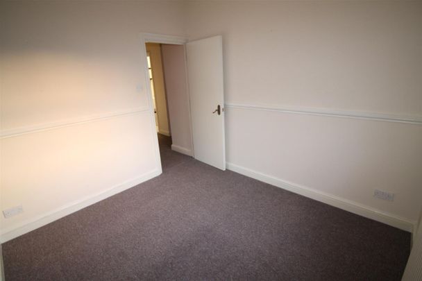 BPC00970 Top Floor Flat, Eastfield Road, Cotham, Bristol - Photo 1