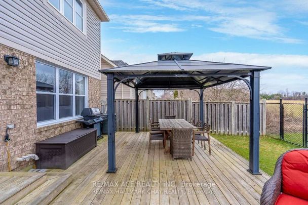 Detached Home For Lease | N9257461 - Photo 1