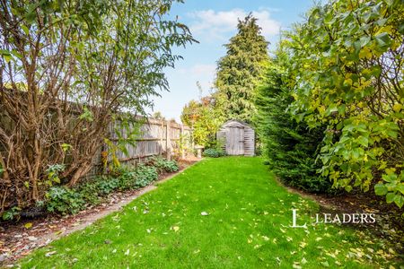 2 bedroom house to rent Elizabeth Road, Godalming, GU7 - Photo 3