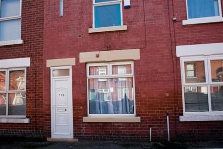 Refurbished 4 bed property just off Ecclesall Road - Photo 5