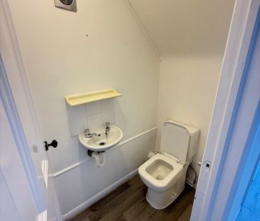 1 Bed Maisonette, Welldon Crescent, HA1 - Photo 2