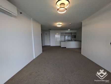 Riverfront Unfurnished Two Bedroom Two Bathroom Apartment - Photo 4