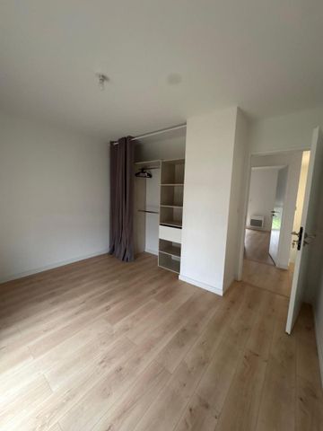 Location Maison 8 pièces 170m² VILLENAVE D ORNON 33140 - Photo 2