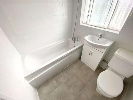 Barkham Road, Wokingham, Berkshire, RG41 - Photo 3