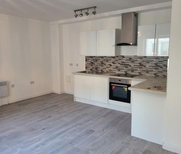 Studio Flat, London Road, SO15 - Photo 1