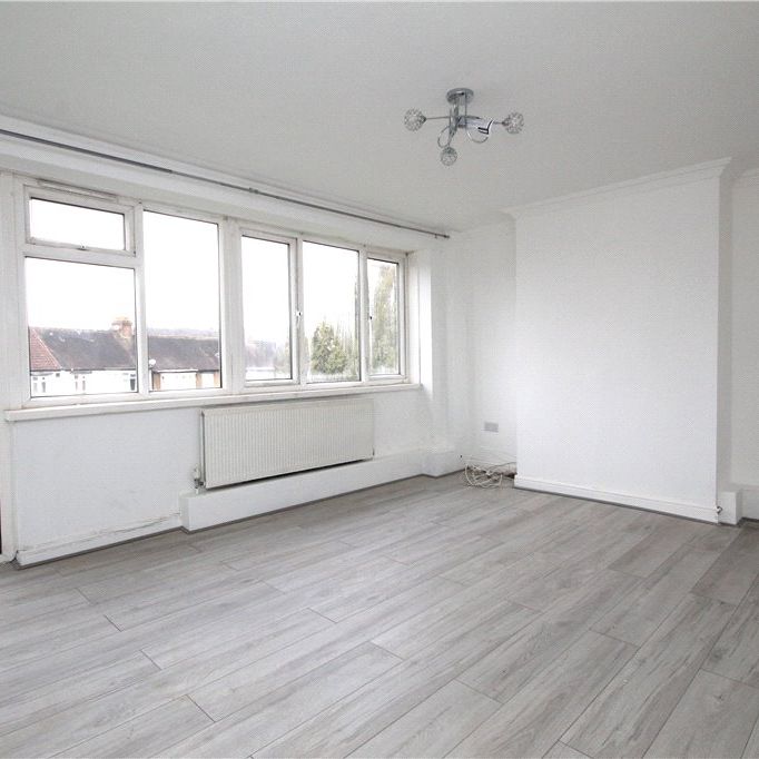 Warminster Gardens, London, SE25 4DN - Photo 1