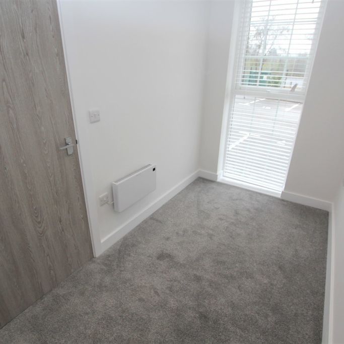 2 Bedroom Apartment, Ellesmere Port - Photo 1