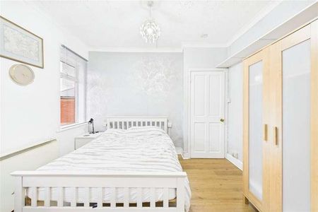 High Street, Aldershot, Hampshire, GU11 - Photo 3