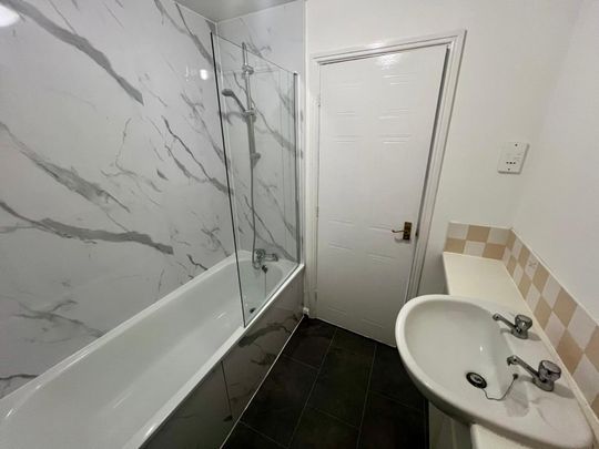 2 Bed Townhouse Carrington Road Leicester LE5 - Ace Properties - Photo 1
