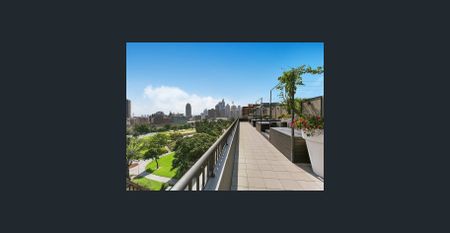 Spacious Loft Style Apartment - Leafy Skyline Views - Photo 5