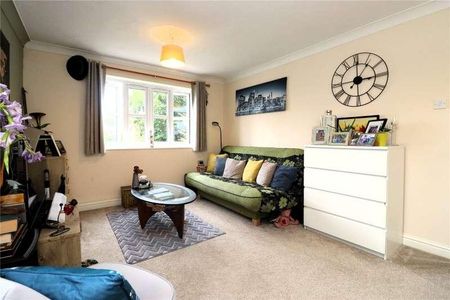 Woking, Surrey, GU22 - Photo 4