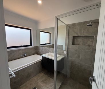 20 Canterbury Road, Thurgoona NSW 2640 - House For Rent | Domain - Photo 6