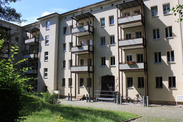 3-Raum-Wohnung mit Balkon in begrünter Wohnlage - Foto 1