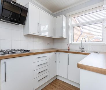 Speakman Avenue, Leigh, WN7 - Photo 3