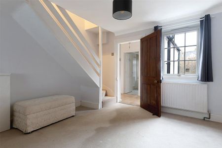 2 bedroom semi-detached house to rent - Photo 5