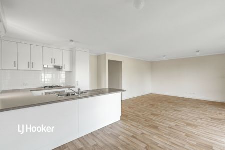 Quiet & Convenient Location Living! - Photo 4