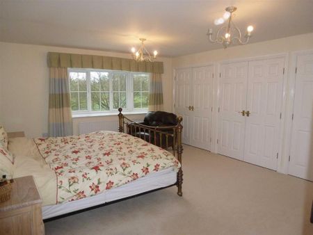 5 bedroom detached house to rent - Photo 5