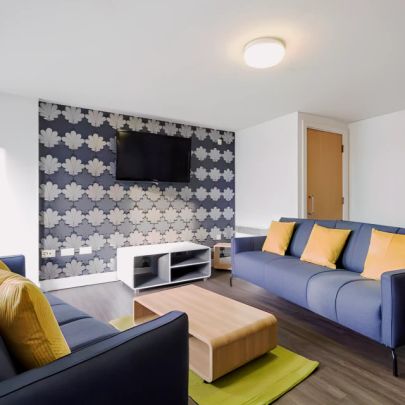 Lovely double ensuite bedroom close to the University of Leeds - Photo 1