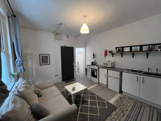 1 bedroom flat to rent - Photo 1