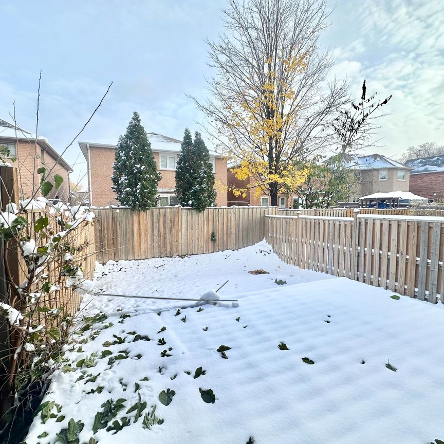 For Lease - 3682 Banff Court, Mississauga, Ontario - Photo 1