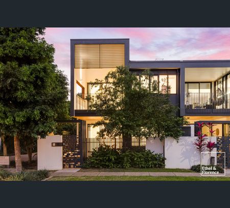 4/33 Parkside Circuit, Hamilton, Qld 4007 - Photo 4