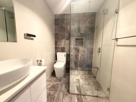 Comfortable Family Home - Photo 4