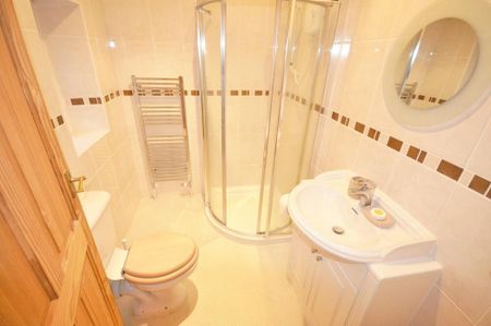 2 bedroom semi-detached house to rent - Photo 5