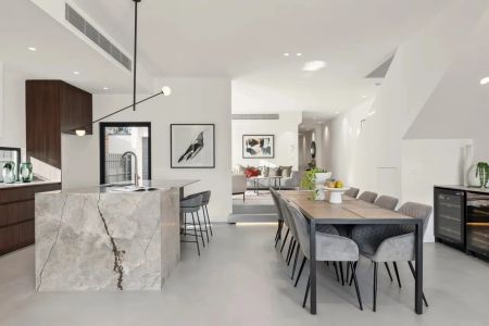 Spacious and Stylish Family Home Close to Bentons Square and Schools - Photo 4