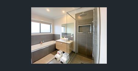 Craftsman Built Home - Photo 5