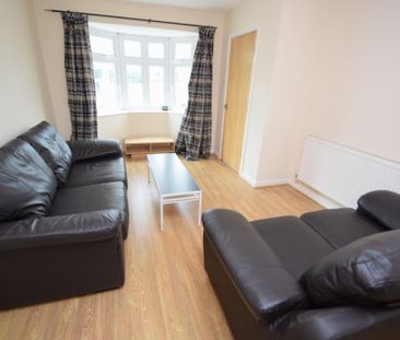 4 bedroom townhouse to rent - Photo 2