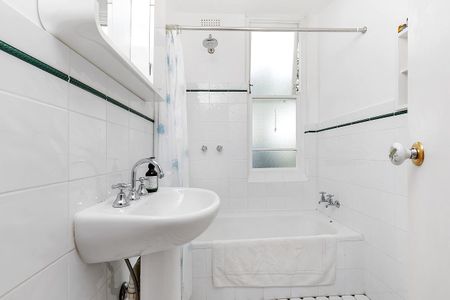 Fully furnished coastal retreat - Photo 5