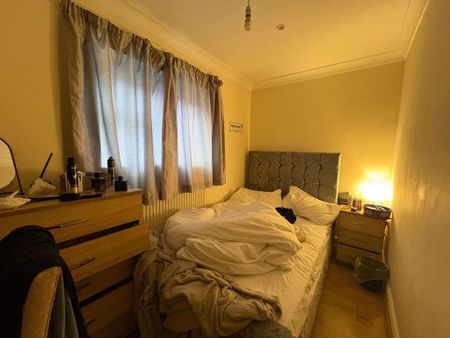 6 bedroom semi-detached house to rent - Photo 3