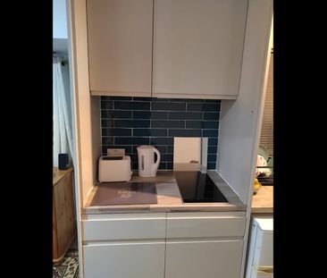 Studio Flat, Selborne Gardens, NW4 - Photo 4