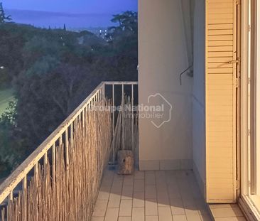 Appartement T3 avec balcon situé sur Bourg Saint Andéol, - Photo 2