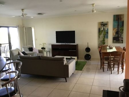 LEASE BREAK - LUXURY LIVING IN PARAP... - Photo 2