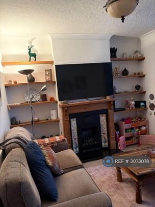 2 bedroom terraced house to rent - Photo 1