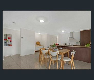 Beautiful home to live in !! - Photo 3