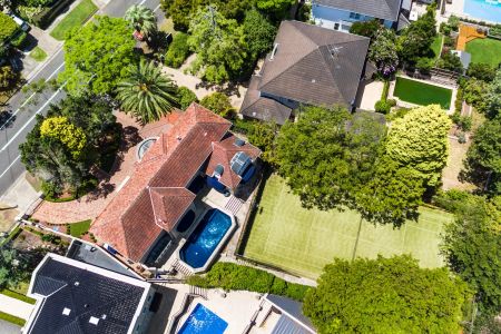Idyllic Executive Residence in Heart of Pymble with Tennis Court and Pool - Photo 2