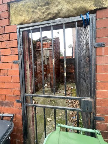 3 bedroom terraced house to rent - Photo 2