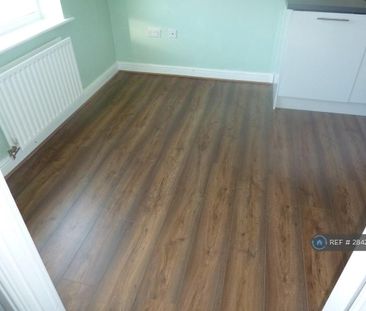 4 bedroom terraced house to rent - Photo 6