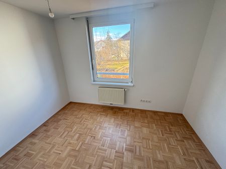 Helle, frisch sanierte 3-Zimmer-Wohnung (ca. 61 m²) inkl. moderner Einbauküche & Parkplatz - Photo 3