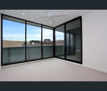 3.04/114 Helen Street, Northcote, Vic 3070 - Photo 1
